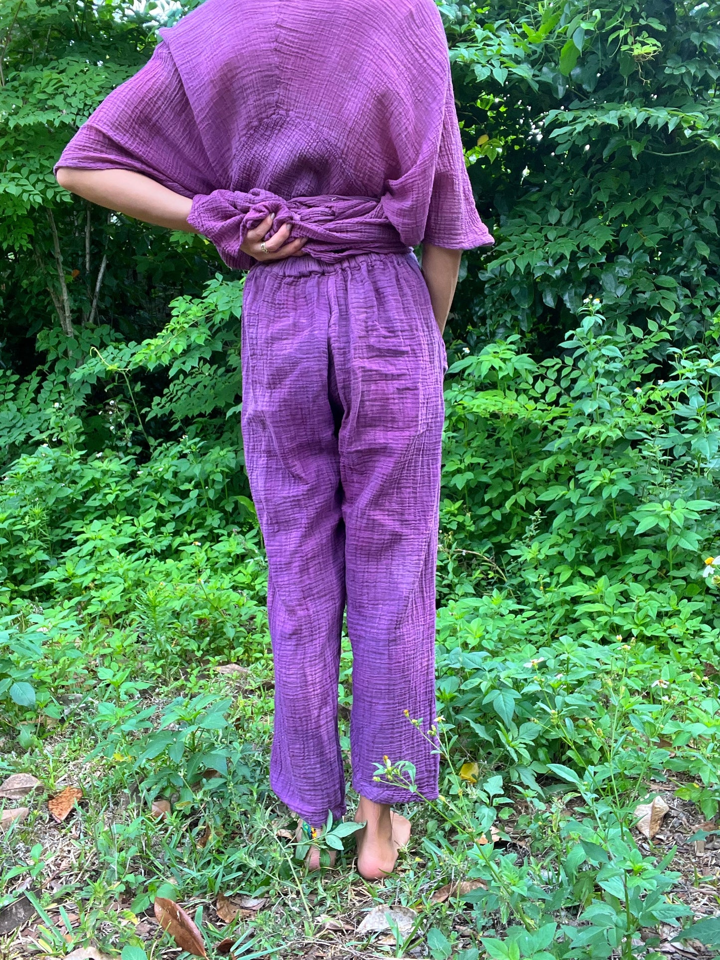 Violeta eléctrico con bolsillos profundos